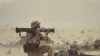 <strong>Arme AT4 anti-tanc</strong><br />
<br />
Tehnicienii militari ucraineni obișnuiesc să <a href="http://www.forbes.com/sites/davidhambling/2024/11/27/why-ukraine-is-cannibalizing-brand-new-weapons-for-drone-warheads/">adapteze</a> proiectilele din această armă pentru a le transforma în &bdquo;focoase&rdquo; în dronele FPV.&nbsp;<br />
<br />
Lansatorul anti-tanc a fost conceput în Suedia în anii 1970, fiind adoptat de armata SUA în anii 1980.&nbsp;