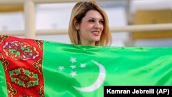 د ترکمنستان د سپورټ وزارت ویلي چې د فوټبال د موسمي سیالیو د بیا پیل پرېکړې یې مینه وال خوشاله کړي دي.