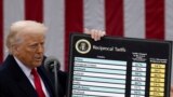 Дональд Трамп з табліцай новых тарыфаў