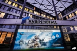 Compania germană Rheinmetall are mai multe investiții în România, între care o fabrică de vehicule speciale la Mediaș și un hub de servicii militare în Satu Mare.