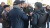 В Махачкале полиция пыталась остановить пикеты в поддержку журналиста "Черновика"
