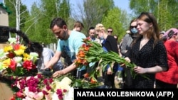 Victimele atacului armat din școala din Kazan au fost înmormântate