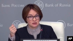 Elvira Nabiulina, respectata șefă a Băncii Centrale rusești, la un briefing în 25 octombrie 2024.