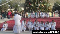 Новогодний утренник в Ашхабаде (архивное фото) 