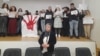 Dekanka Filozofskog fakulteta u Nišu Natalija Jovanović sa studentima u blokadi, 6. decembar 2025.
