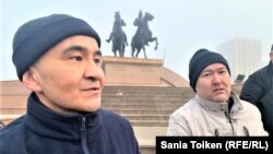 Ақпан айында түрмеден шыққан белсенді Макс Боқаев (сол жақта) және белсенді Талғат Аян. Ақпан, 2021 жыл.