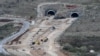 Radovi na izgradnji autoputa Bar-Boljare, jednom od infrastrukturnih projekata u Crnoj Gori koji se realizuje kineskim kreditom (april 2019.)