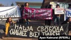 Участники митинга за реформу политической системы. Алматы, 9 ноября 2019 года.