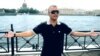 Тажик мигранты Путинге ода ырдады