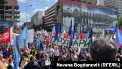 Sindikati i studenti u blokadi na prvomajskom protestu u Beogradu