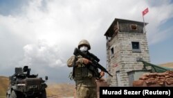 Турција ја зајакнува безбедноста на границата за евентуален мигрантски бран од Авганистан