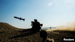 Американський солдат запускає протитанкову ракету «Джавелін» під час навчань у Афганістані, фото архівне