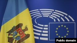 Знамето на Молдавија со логото на ЕУ