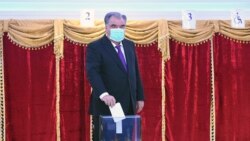 Эмомали Рахмон проголосовал на выборах президента Таджикистана, Душанбе, 11 октября 2020 года