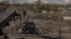 Зруйнований міст та пошкоджені будівлі у Покровську, 15 жовтня 2024 року
