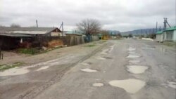 Diňle: Awtobus, demirýol transportyndaky bökdençlik, ýol-ulag hadysalary ilaty alada goýýar