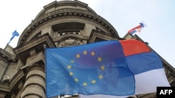 Zastava EU i Srbije, Beograd
