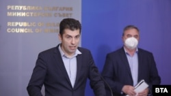 В края на януари Кирил Петков обяви, че зеленият сертификат ще отпадне при 60% ваксинация на населението или под 5% заетост на интензивните легла. Към днешна дата под 30% от българите са ваксинирани, а са заети 66% от интензивните легла в страната