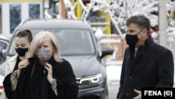 Prvooptuženi u aferi 'Respiratori', premijer Federacije Bosne i Hercegovine, u pratnji advokata dolazi na ročište