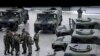 Kosovë: ushtarë të FSK-së, pranë autoblindeve të tyre ushtarake 