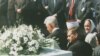 <p>U ponedjeljak 20. septembara navršava se 18 godina od otvaranja Memorijalnog centra Srebrenica-Potočari,<b>&nbsp;</b>spomen obilježja i mezarja za žrtve genocida iz 1995. godine. Memorijalni centar je u septembru 2003. godine zvanično otvorio tadašnji predsjednik SAD-a Bill Clinton.</p>
