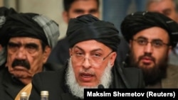 ستانکزي په خپلو خبرو کې وویل چې پاکستان دې خپلې اقتصادي ستونزې له نورو لارو حل کړي - پخوانی انځور.