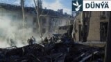 Ukrainanyň halas edijileri Russiýanyň Kiýewe atan ballistik raketasynyň weýrançylyklaryny arassalaýarlar 24-nji aprel