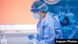 Campania de vaccinare a debutat în România pe 27 decembrie cu angajații din sistemul sanitar