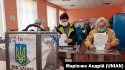 Загалом у повторному голосуванны можуть взяти участь понад 1,58 мільйона виборців