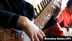 د افغانستان د موسیقۍ ملي انسټیټوټ یو شمېر زدهکوونکي