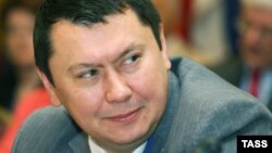 Рахат Әлиев.