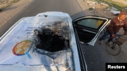 Urmările atacului asupra vehiculelor cu care se deplasau lucrătorii WCK.