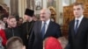 Олександр Лукашенко і його син Микола на Великдень у селі Нові Ляди