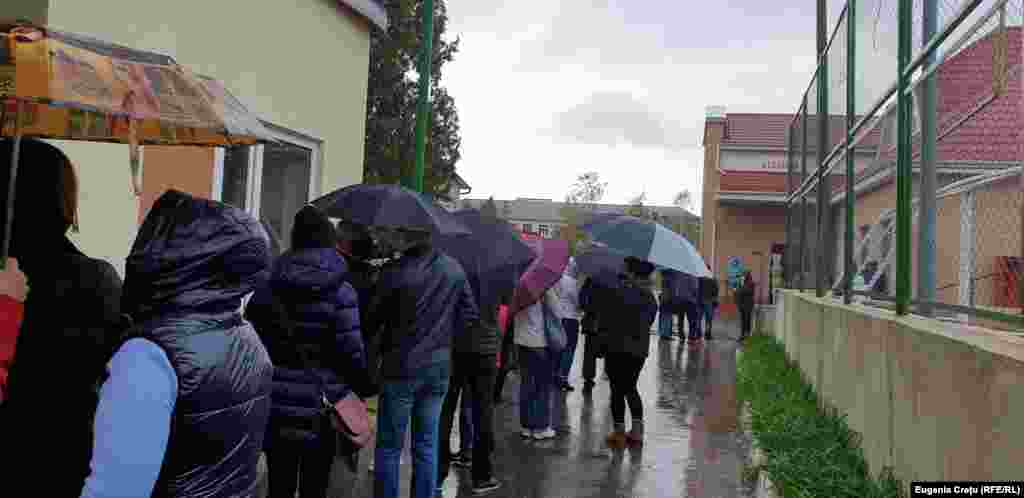 Alegeri la Vranița. Una dintre probleme majore ale campaniei electorale a fost votul din regiunea transnistreană despre care mulți dintre oamenii politici l-au considerat manipulat mai ales prin rețeta turismului electoral. 