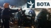Policia në Stamboll duke tentuar t’i shpërndajë protestuesit që kundërshtojnë arrestimin e kryetarit të qytetit, Ekrem Imamoglu.