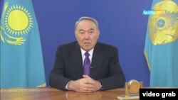 Нурсултан Назарбаєв виступає зі зверненням про реформи і свою роль «верховного арбітра», відеокадр 25 січня 2017 року