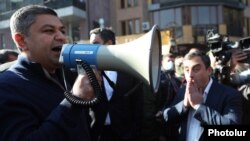 Armenia -- Former National Security Service Director Artur Vanetsian addresses opposition protesters in Yerevan, November 11, 2020.