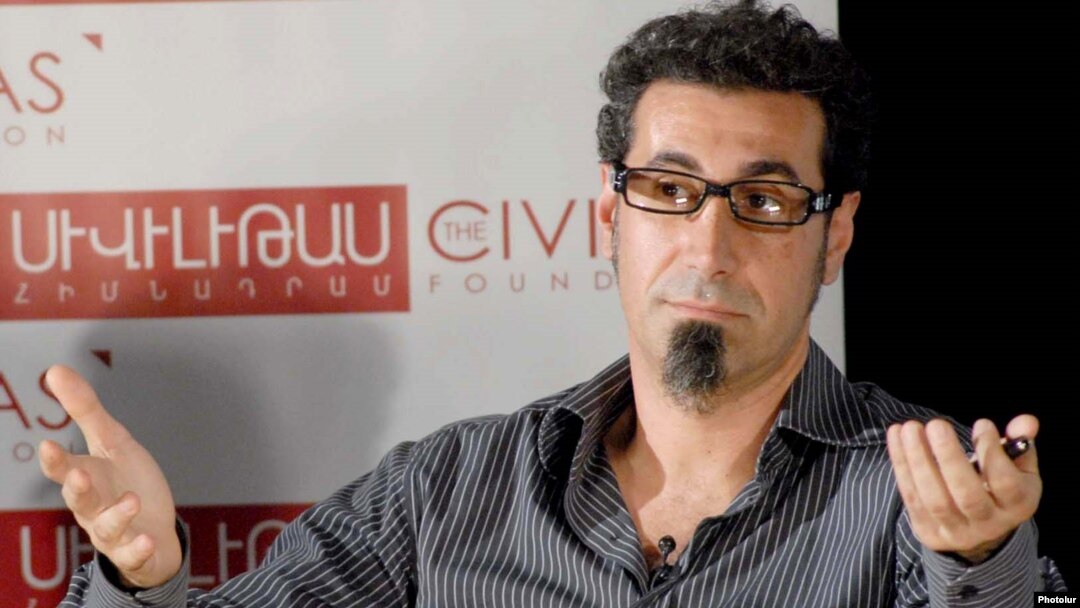 Serj Tankian addresses civil society representatives in Yerevan on August 15.