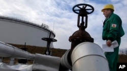Чехія імпортувала нафту з Росії протягом майже 60 років, але це вже тепер історія