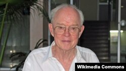 Олими астрофизики амрикоӣ Юҷин Паркер,