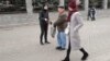 "Азатлык" яшьләр берлеге Татарстан байрагы төсләрендә тасмалар таратты
