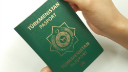 Türkmen raýatlarynyň ýurtdan çykmak üçin pasport we wiza almak şertleri kynlaşýar