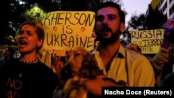 Protest împotriva anexării a patru regiuni ucrainene de către Rusia, Barcelona, Spania, 14 octombrie 2022.