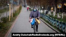 «Розмір виплат для осіб, які отримують мінімальну допомогу по безробіттю без урахування заробітної плати та страхового стажу, на період карантину підвищено з 650 грн до 1000 грн», – йдеться в повідомленні