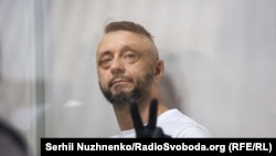 Головуюча суддя Оксана Голуб зачитала рішення: продовжити тримання під вартою Андрія Антоненка на 60 діб (до 2 квітня)