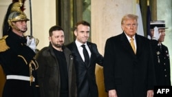 АКШнын шайланган президенти Дональд Трамп, Франциянын лидери Эммануэл Макрон, Украинанын президенти Владимир Зеленский, 7-декабрь, 2024-жыл