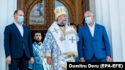 14 octombrie 2020, Ziua orașului. De la stânga la dreapta: primarul Chișinăului, socialistul Ion Ceban, Mitropolitul Moldovei Vladimir și actualul președinte Igor Dodon care candidează independent pentru un al doilea mandat, fiind sprijinit de socialiști. 