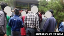 Очередь у банкомата, Ашхабад 