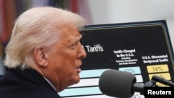 Predsednik SAD Donald Tramp najavljuje nove carine, 2. april 2025.