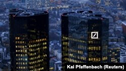 Գերմանիա - Deutsche Bank-ի կենտրոնակայանը Ֆրանկֆուրտում, արխիվ